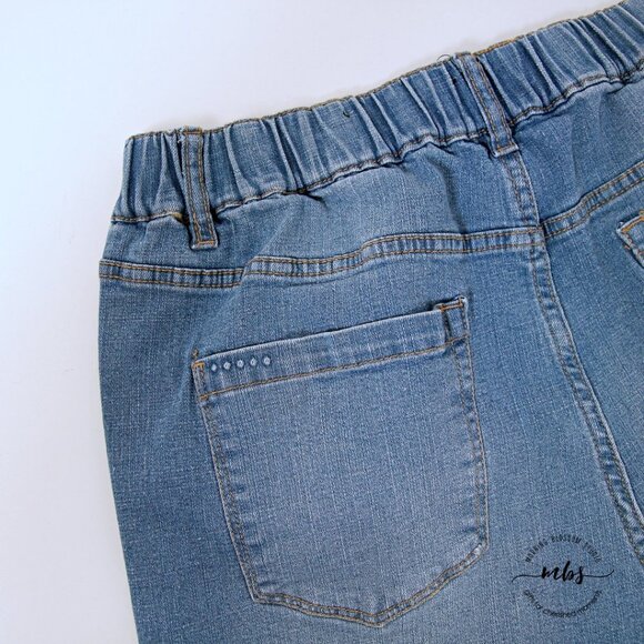 Blank NYC Elastic Waistband High Rise Distressed Frayed Hem Denim Shorts - Picture 6 of 7